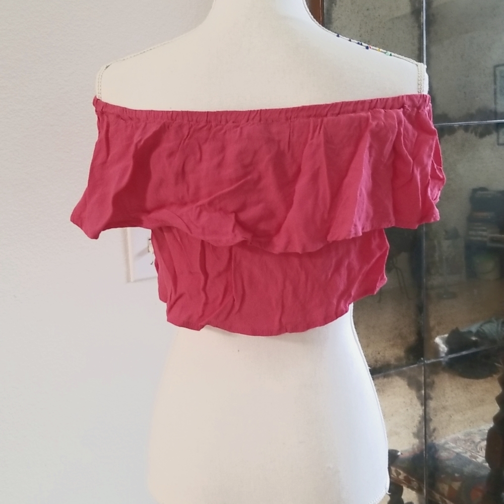 Forever 21 Pink Large Ruffled Cropped Top Off Shoulder - Picture 4 of 5